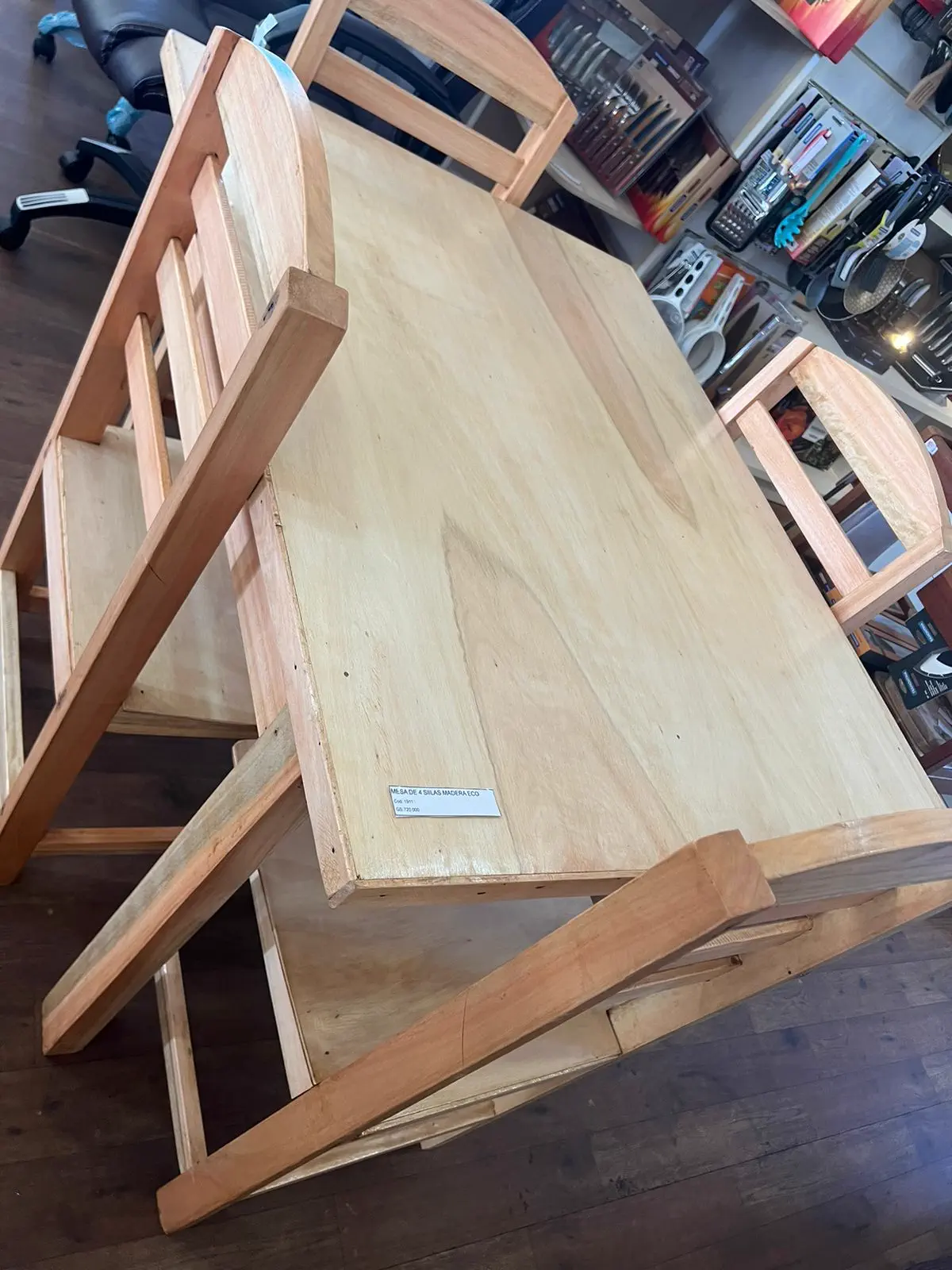MESA DE 4 SIILAS MADERA ECO